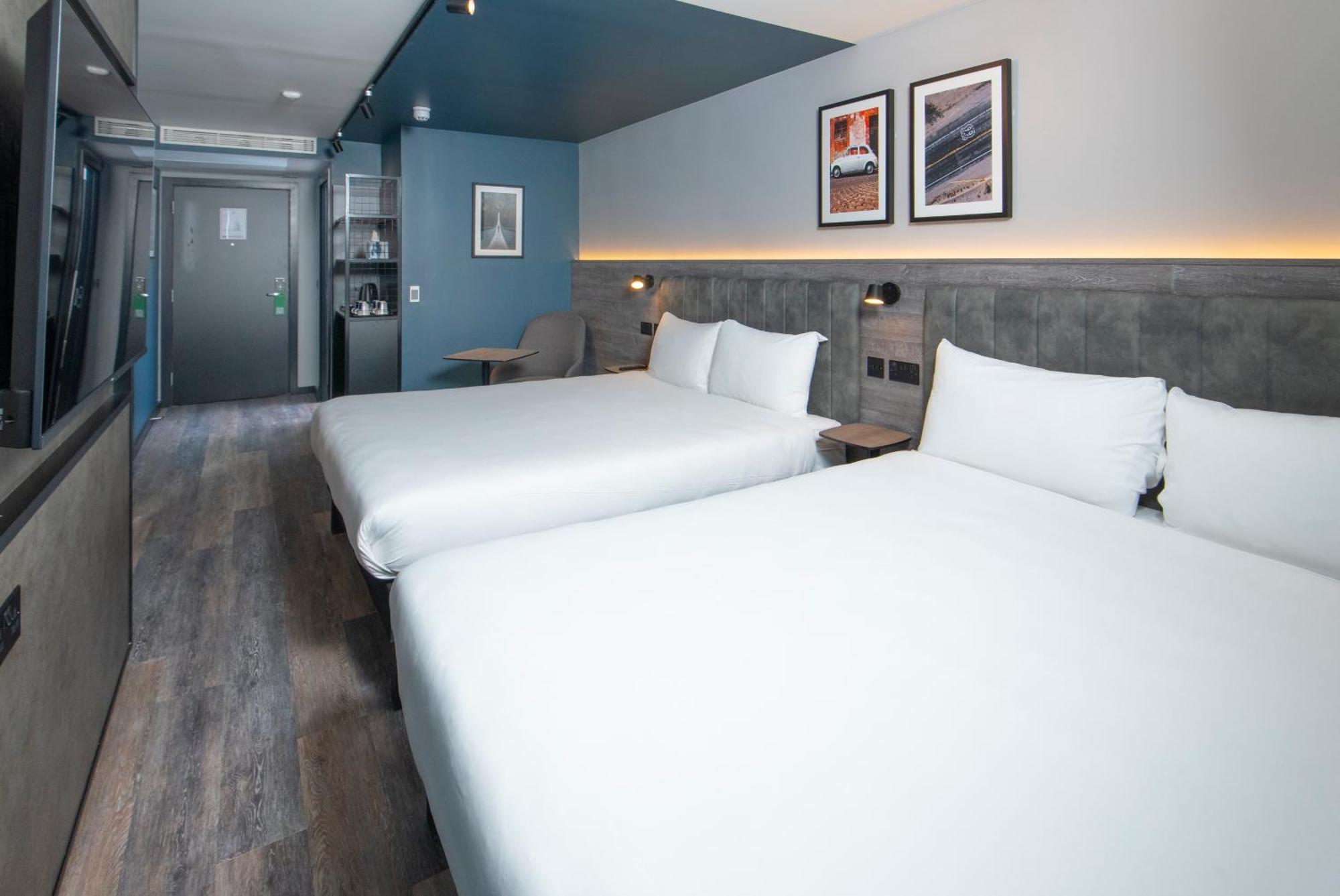 Ibis Styles London Gatwick Airport Hotel Crawley  Buitenkant foto